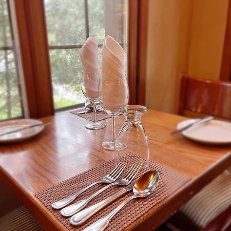 Auberge Alpine Inn Sainte-Adele Luaran gambar