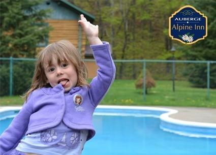 Auberge Alpine Inn Sainte-Adele Luaran gambar