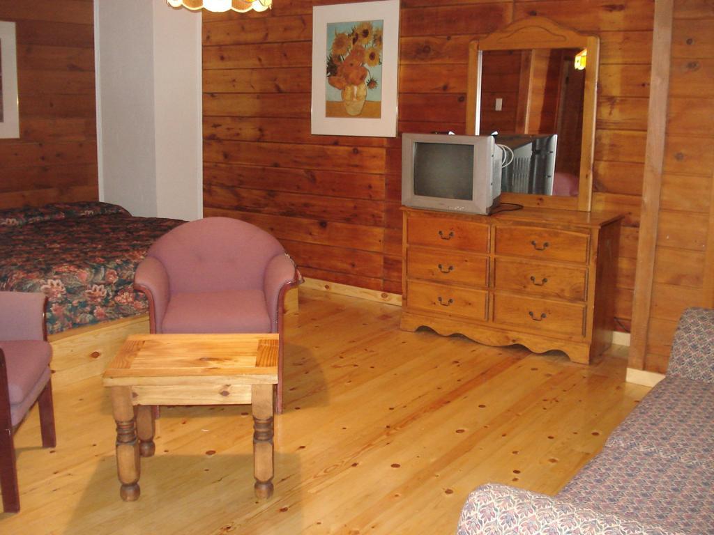 Auberge Alpine Inn Sainte-Adele Bilik gambar