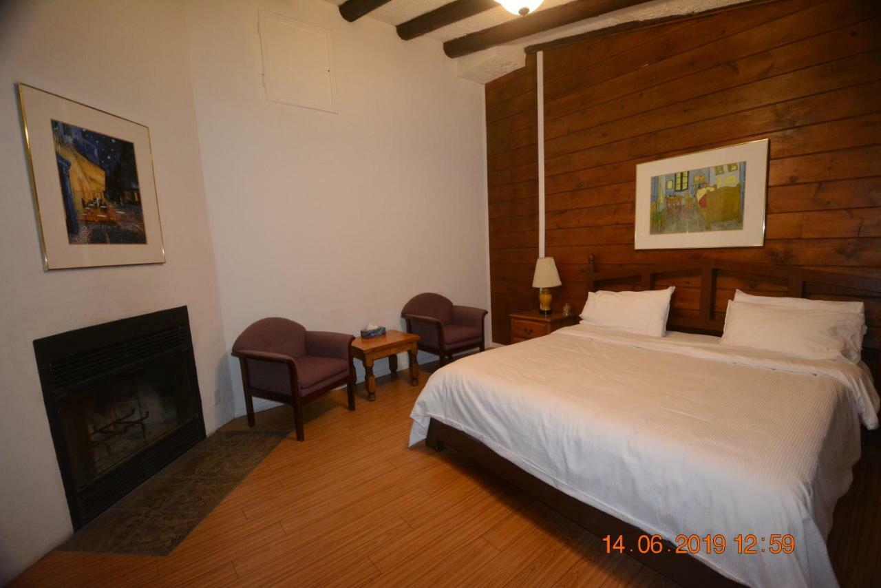 Auberge Alpine Inn Sainte-Adele Luaran gambar