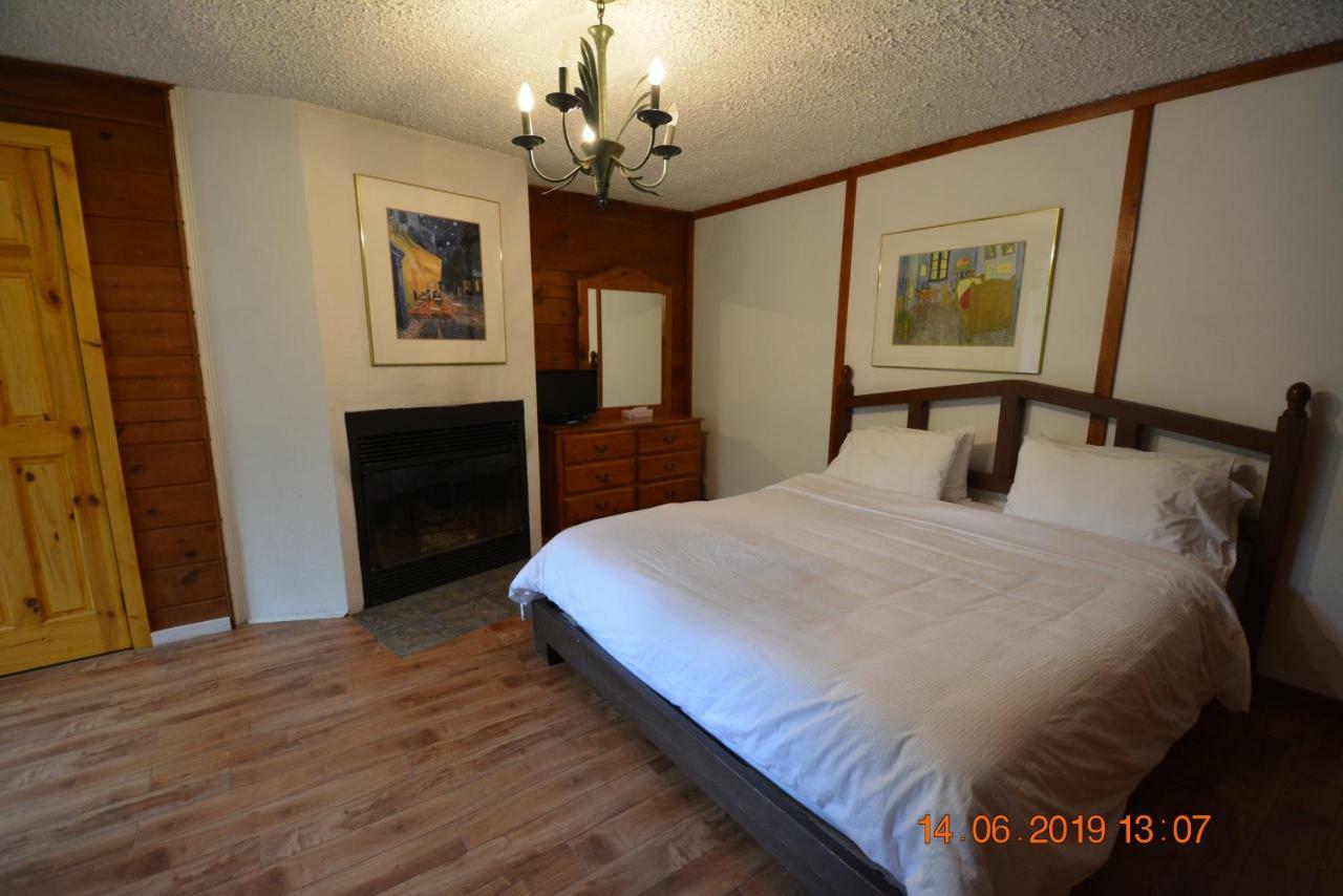 Auberge Alpine Inn Sainte-Adele Luaran gambar