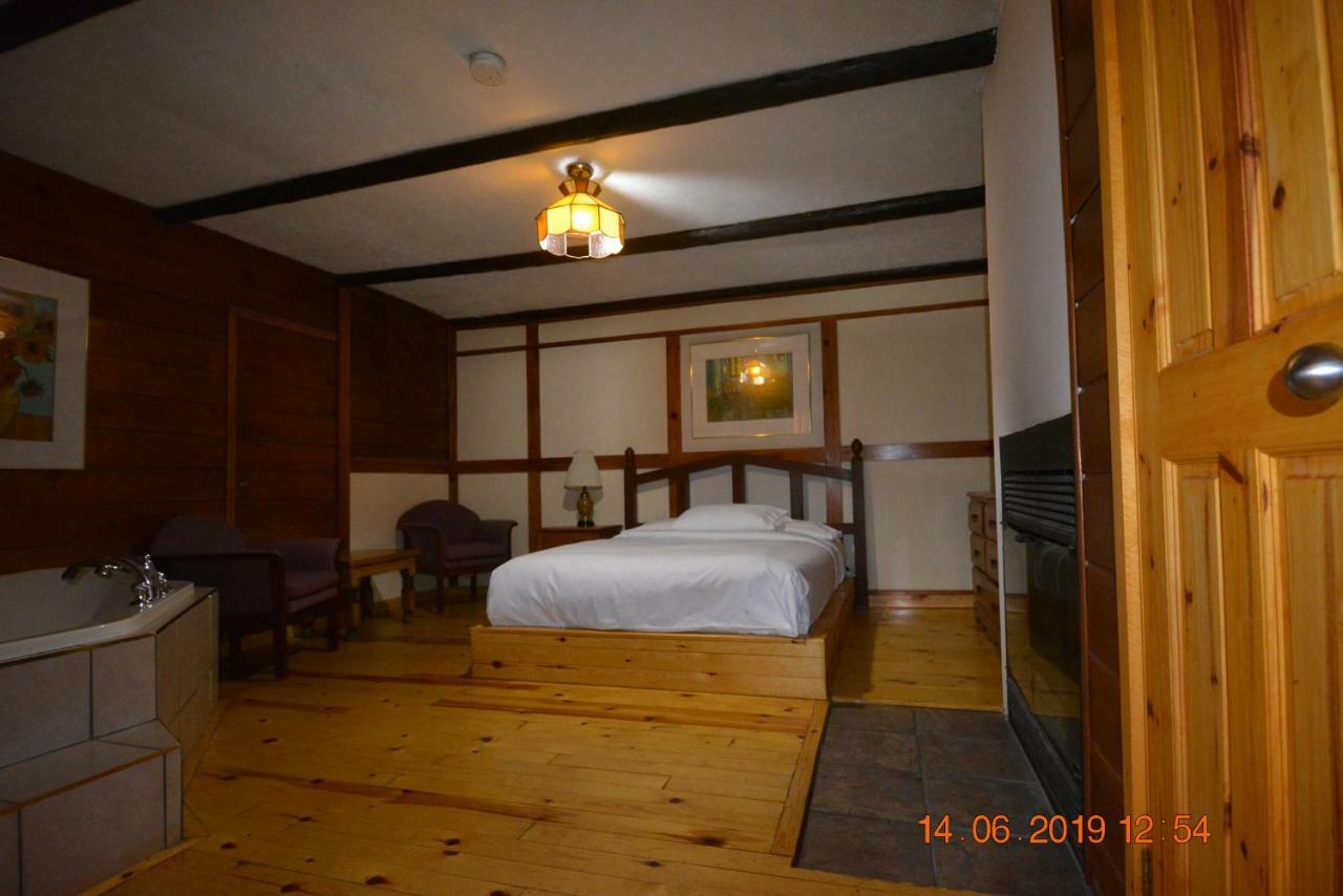 Auberge Alpine Inn Sainte-Adele Luaran gambar