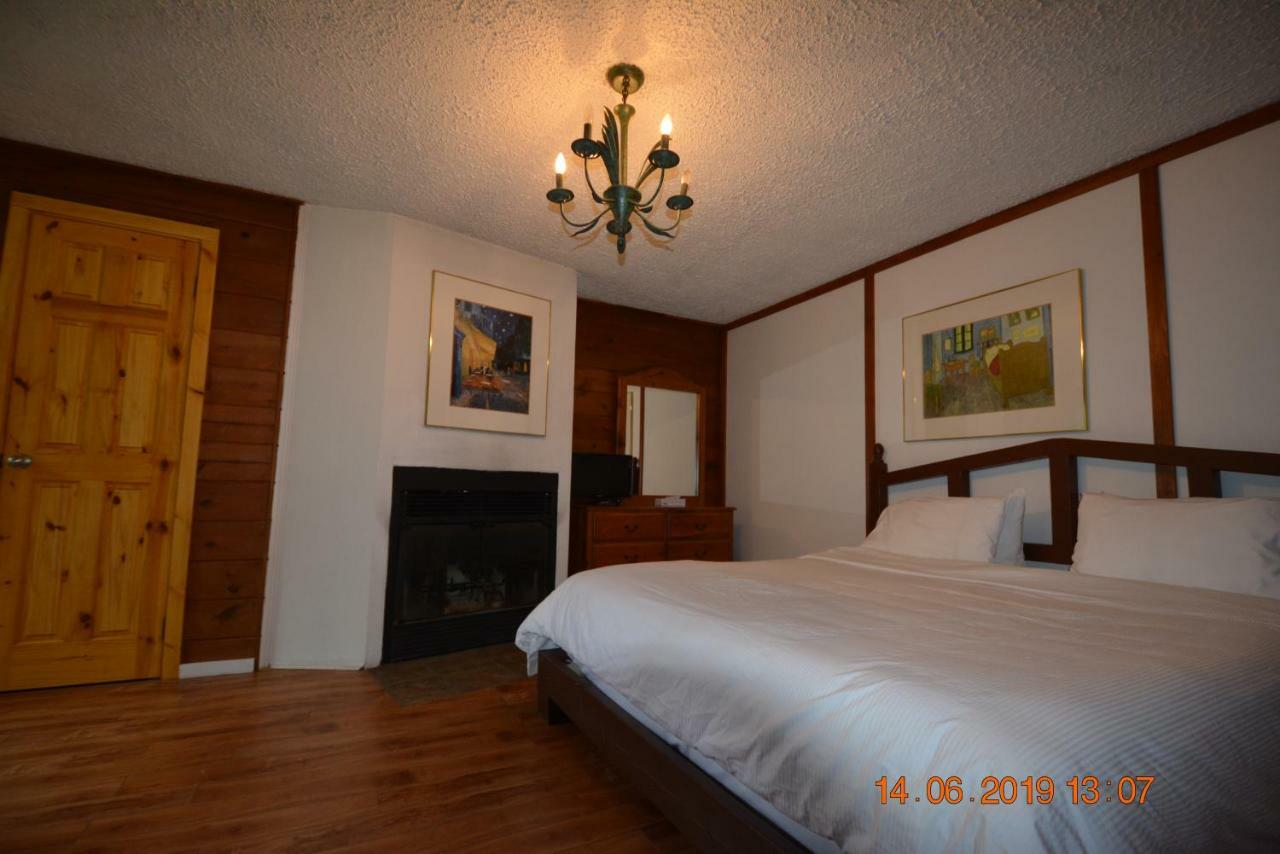 Auberge Alpine Inn Sainte-Adele Luaran gambar
