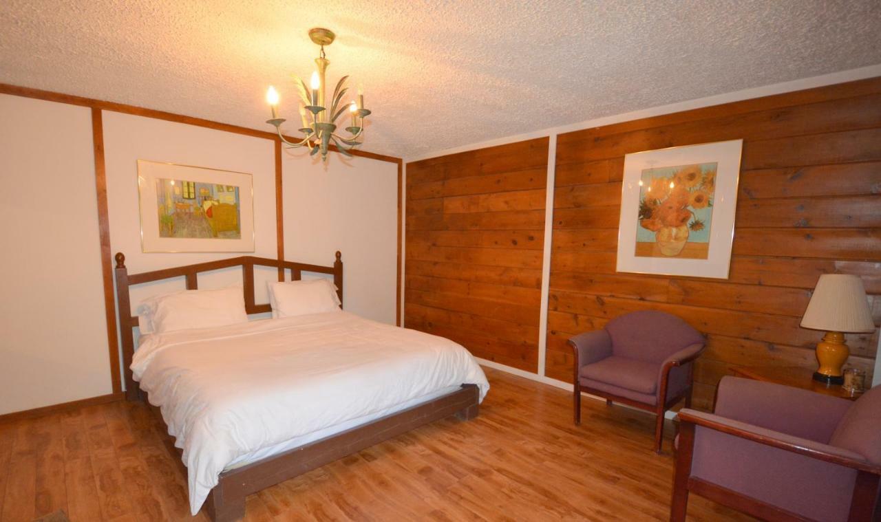 Auberge Alpine Inn Sainte-Adele Luaran gambar