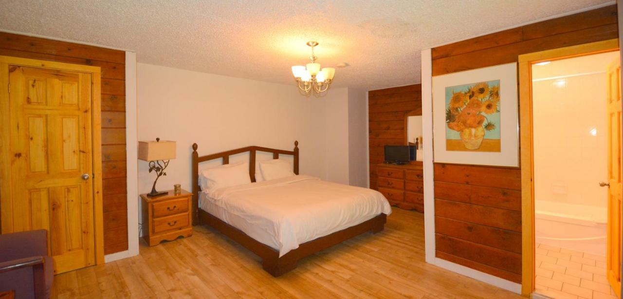 Auberge Alpine Inn Sainte-Adele Luaran gambar